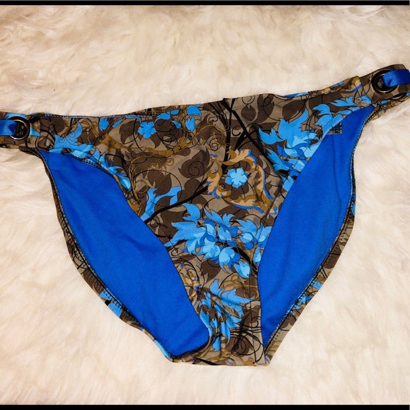 Mossimo - Picture 1 of 5